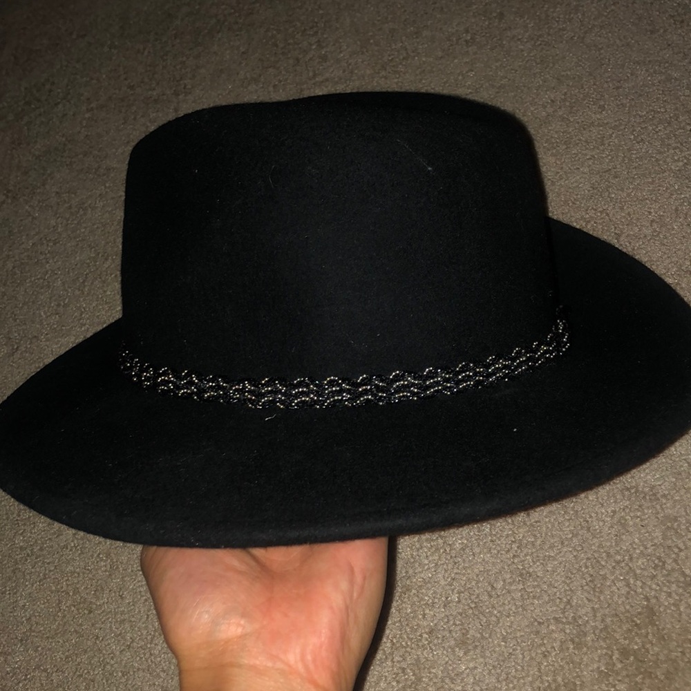 Designer hat - Picture 3 of 4
